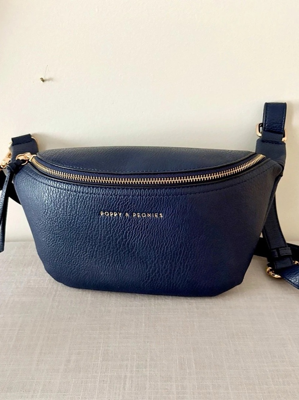 Poppy & Peonies The Sidekick Crossbody Bag in Dark Blue